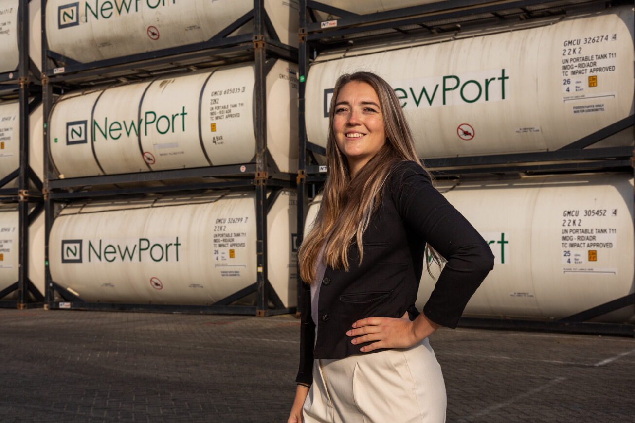 Vivian: Assistant Operations Manager